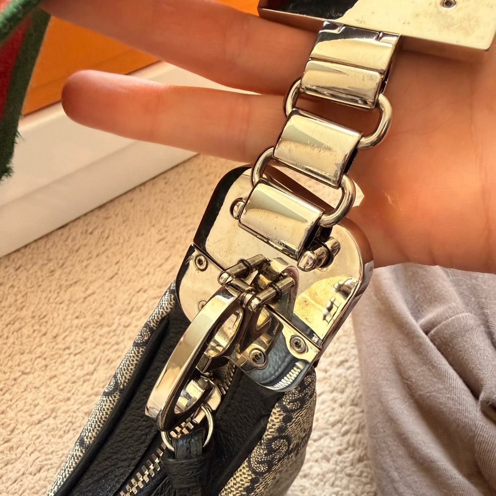 Gucci Beige and Blue Crossbody Bag with Green and Red Strap - Picture 4 of 13